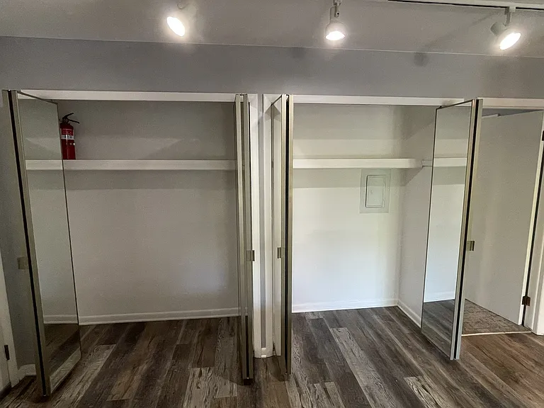 250 N Liberty St #205 — Photo 10