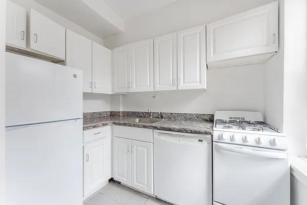 Rented by Grand Group Realty | media 6