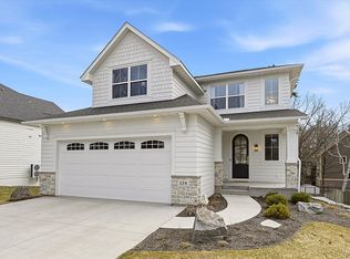 124 Chicago Ave N, Wayzata, MN 55391
