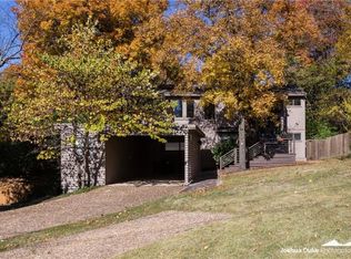 1022 E Trust St, Fayetteville, AR 72701