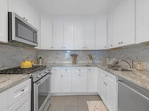 1 Columbus Place image 6 of 18