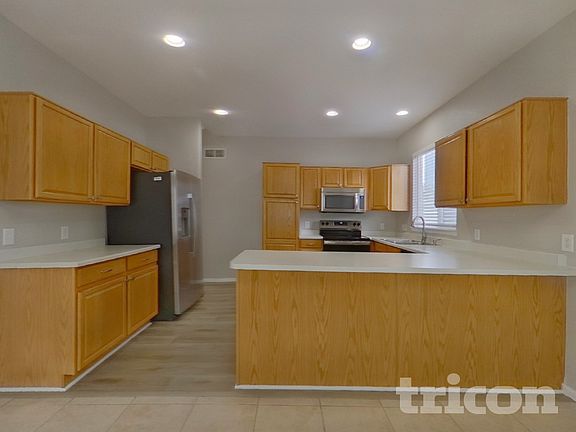 5th image of 10893 Bullock Ct