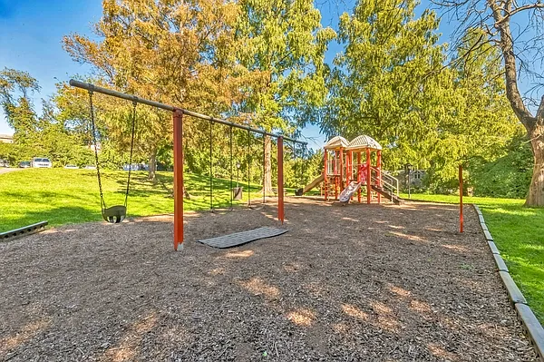 The Jefferson, an Eagle Rock Community — Photo 18