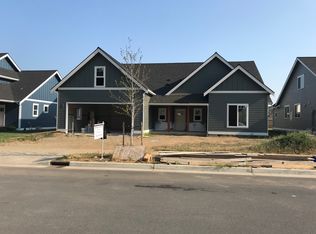 2043 Feather Dr, Lynden, WA 98264