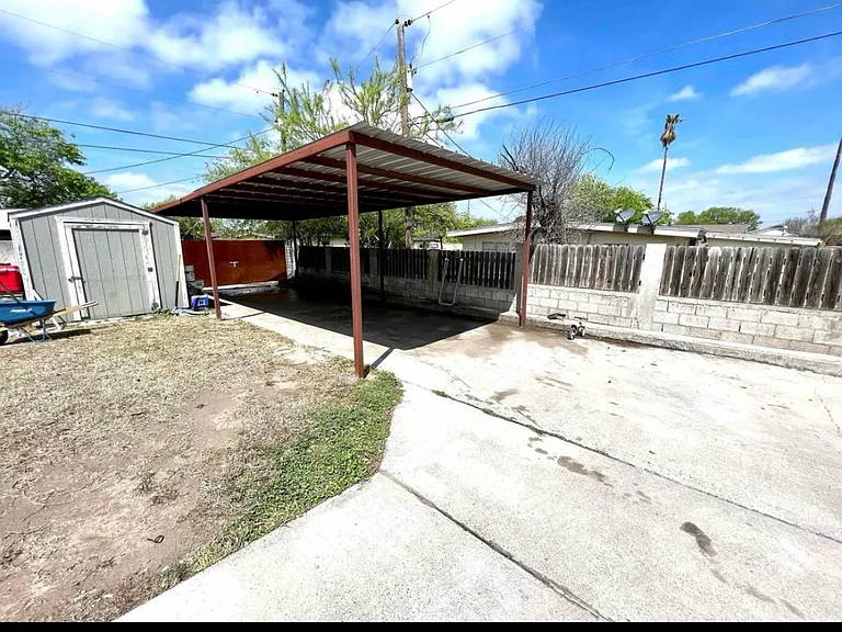 117 Mercedez Dr — Photo 6