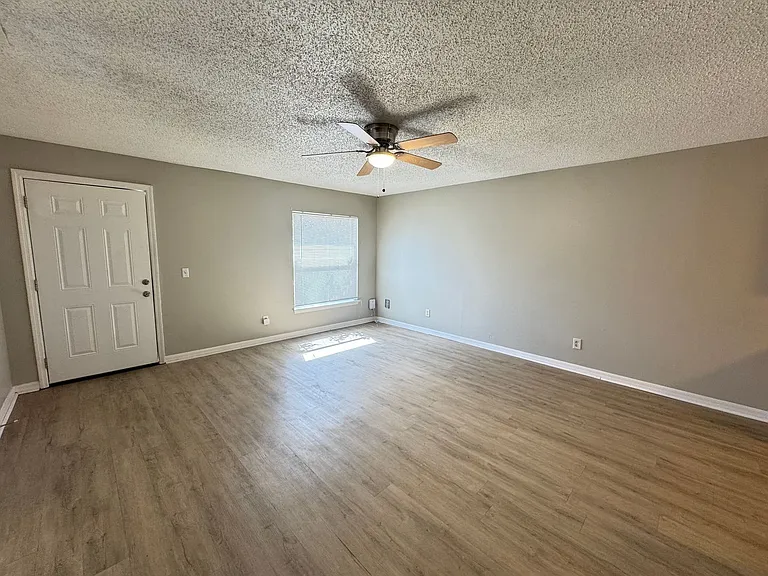 817 Eastern Ave — Photo 8