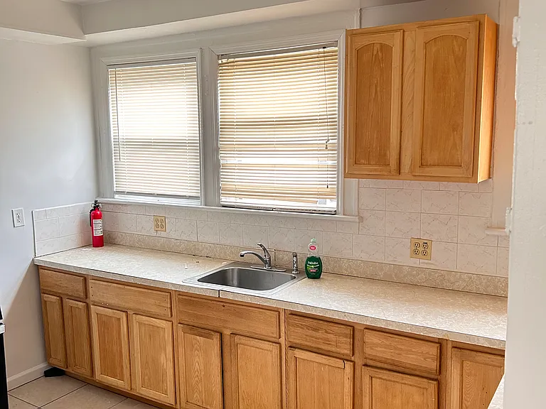 185 Goldsmith Ave #2 — Photo 8