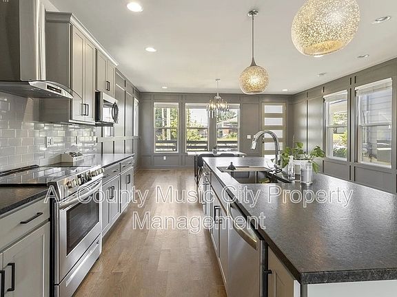5th image of 1507B 14th Ave N