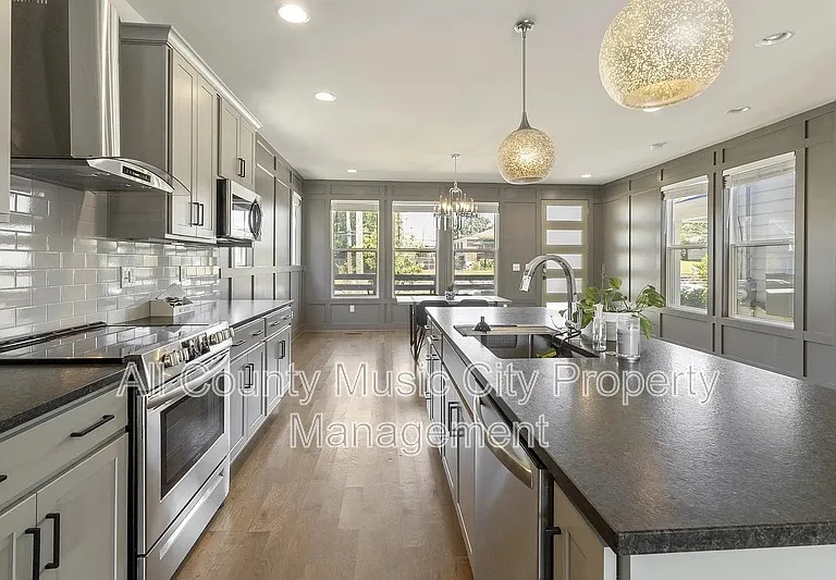 1507B 14th Ave N — Photo 5