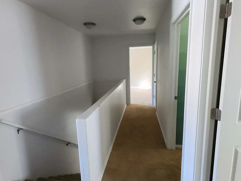 209 E Interlochen Ln — Photo 14