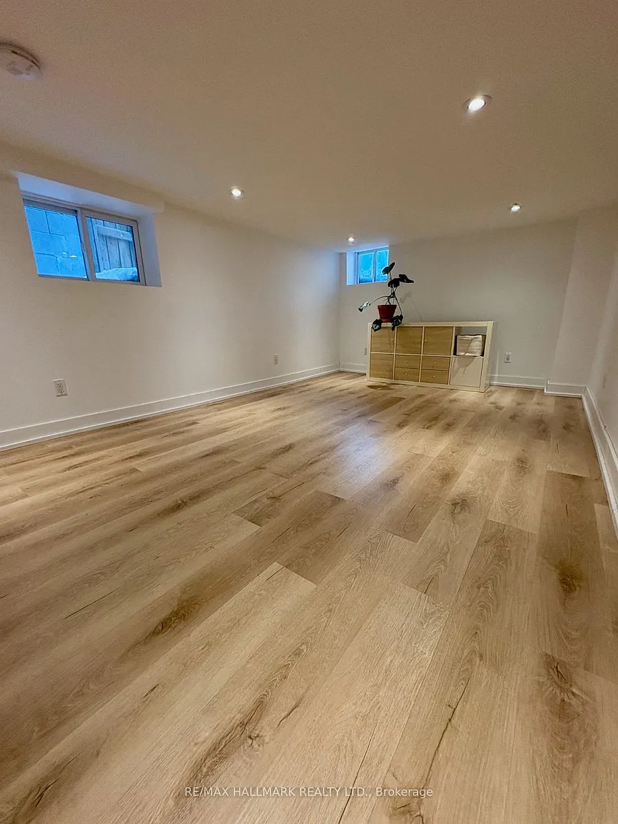 Building Photo - 62 Palmerston Ave #LOWER