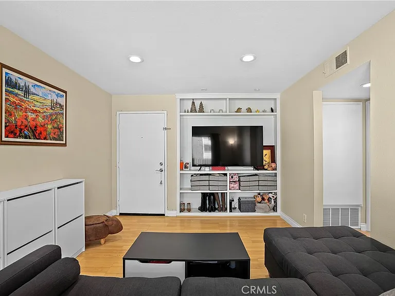 285 S Sierra Madre Blvd #D — Photo 6