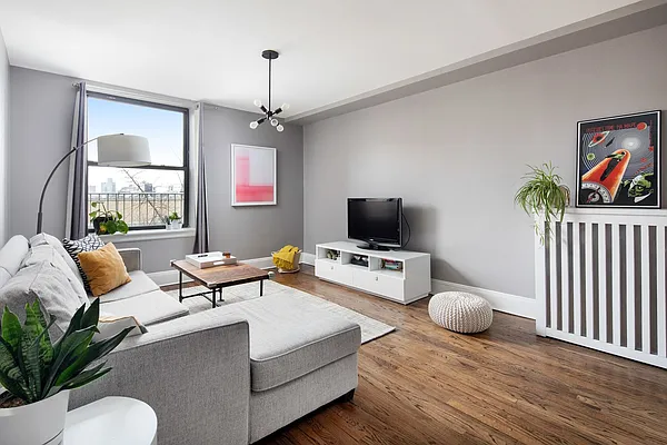 Sold by Compass | media 10