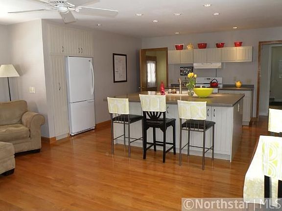 3rd image of 5909 Thomas Ave S