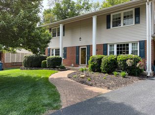 7202 Trappers Pl, Springfield, VA 22153