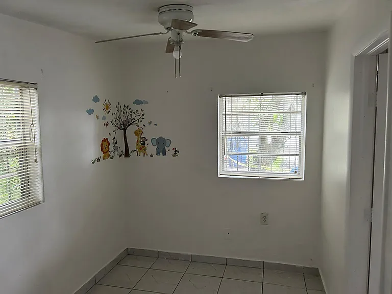 12920 Westview Dr #4 — Photo 6