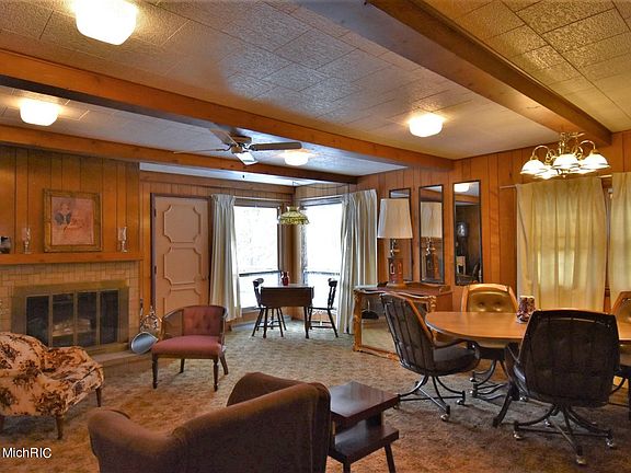 5th image of 103 S Reinberg Ave