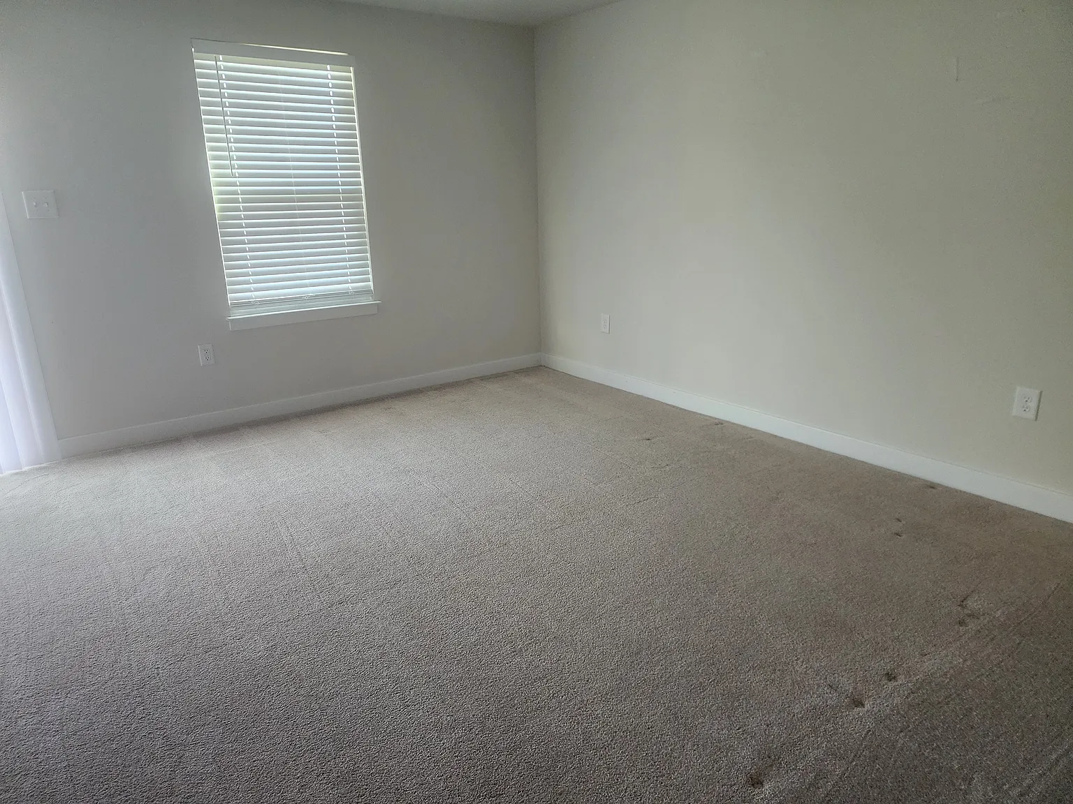 3 bed, 2.5 bath, 1960 sqft, $2,700 — Photo 4