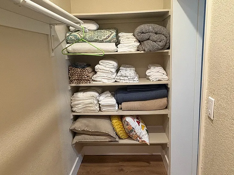 350 E Cypress St — Photo 24