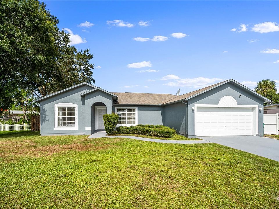 1st image of 421 NE Oleander Avenue