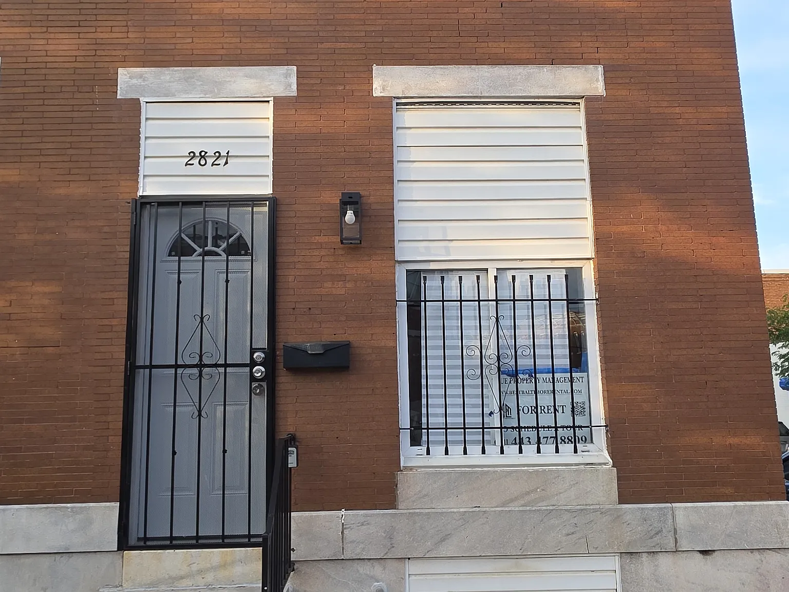 2821 E Madison St — Photo 1