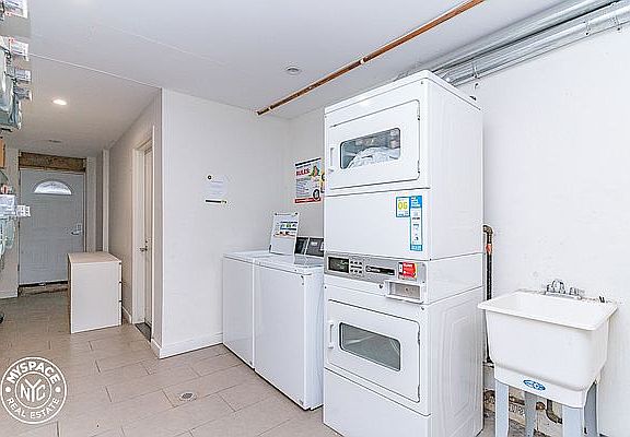 5th image of 475 Lafayette Ave #4F