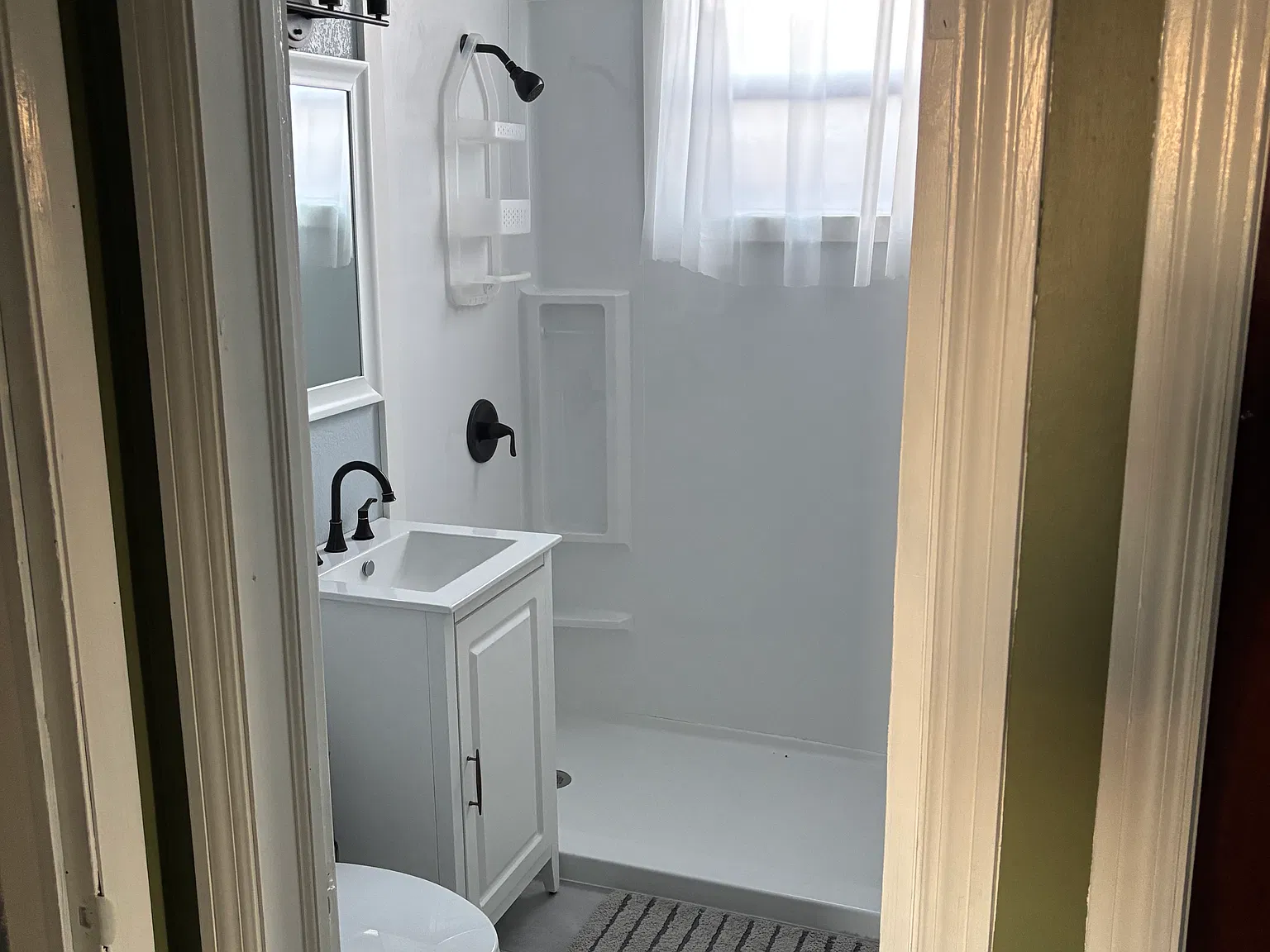 2 bed, 900 sqft, $1,100 — Photo 2