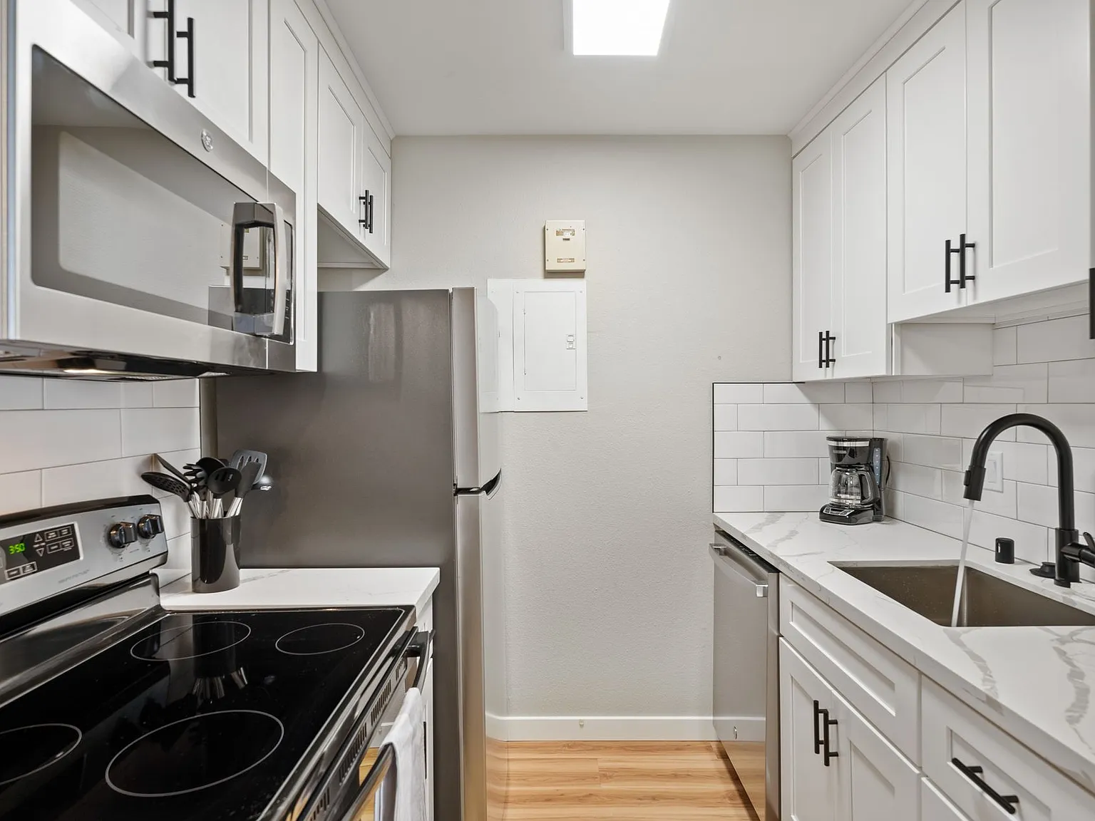 Belcourt Apartments — Photo 4