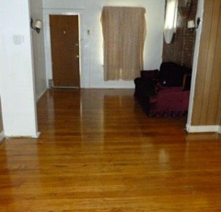 4th image of 3516 Lincoln Ave