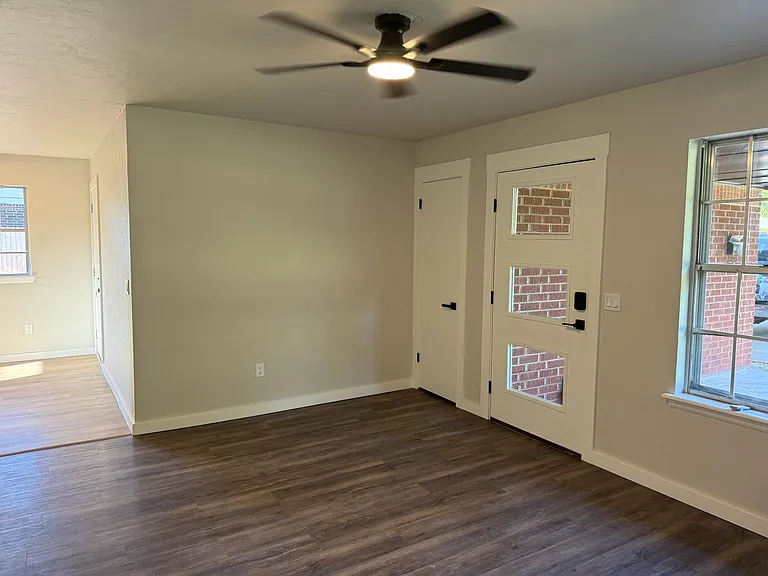 2209 Marshall Dr — Photo 33