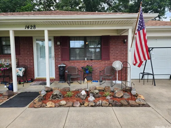 1428 S Oswego Ave, Russellville, AR 72802