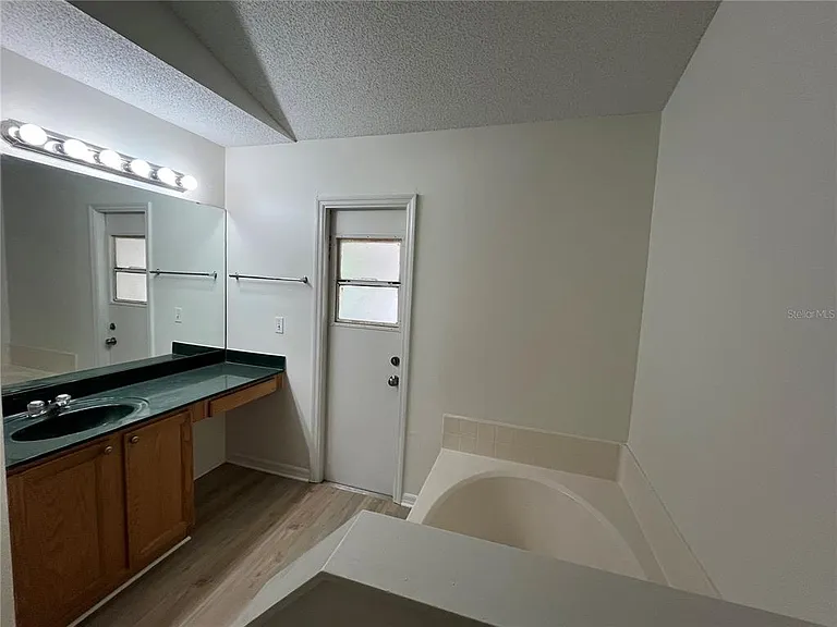 821 Marquis Ct — Photo 15