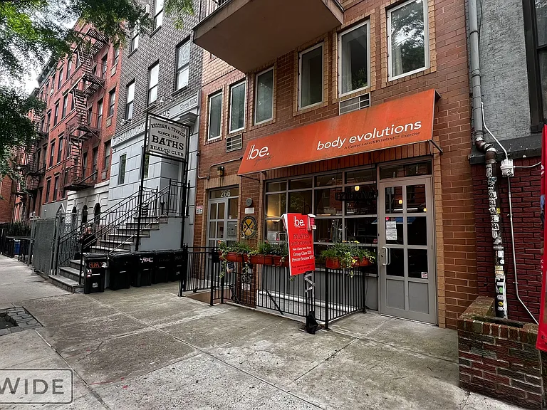 284 E 10th St #4B — Photo 7