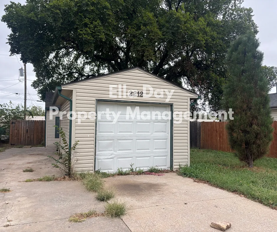 2212 Santa Fe South - 1 — Photo 1