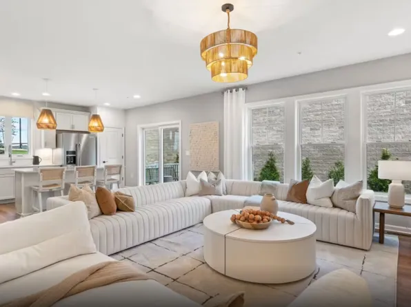 12 Emerald Run, Shrewsbury, MA 01545