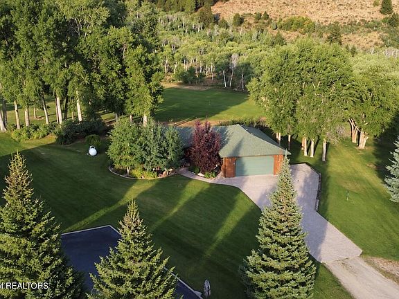 3rd image of 38 Porto Cir