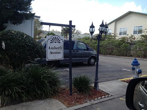 5th image of 1808 Amberly Ave