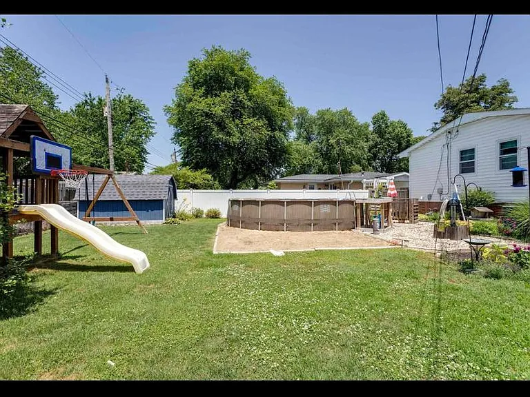 1724 N Meadow Rd — Photo 10