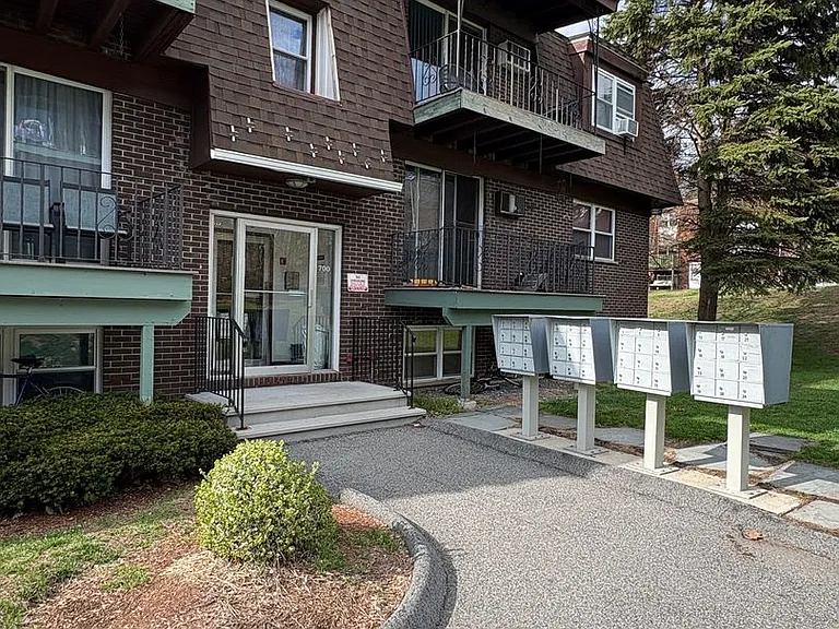 700 Robbins Ave #6 — Photo 13