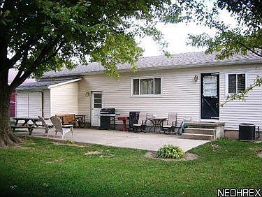 3rd image of 204 Jones St