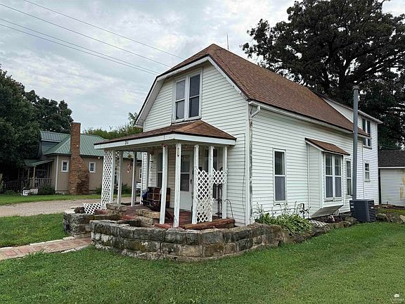 2nd image of 211 S Neosho St