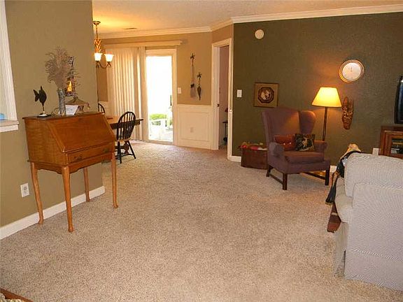 4th image of 4110 Village Trace Blvd