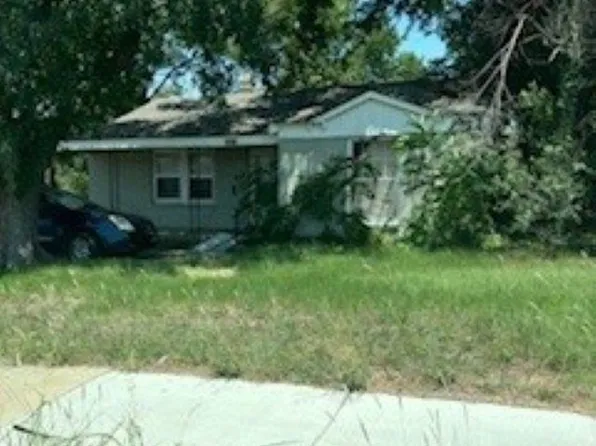 3704 E 13th St N, Wichita, KS 67208