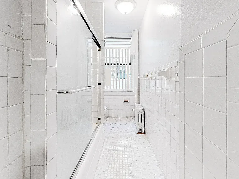 1611 2nd Ave #1R — Photo 9