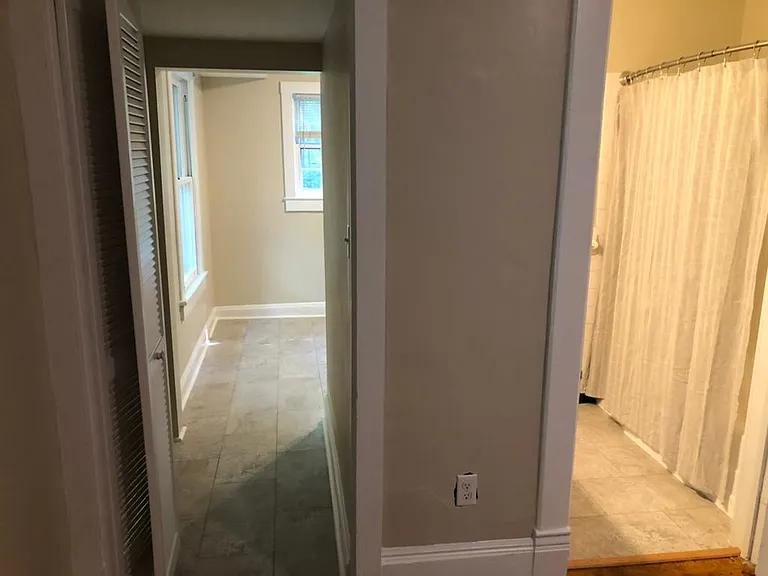 Hallway to BR #2