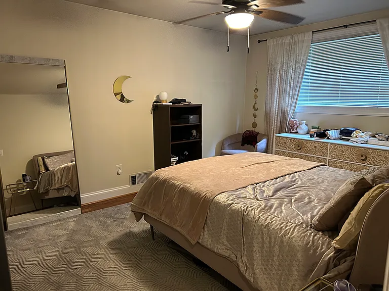 10505 Montrose Ave #203 — Photo 8