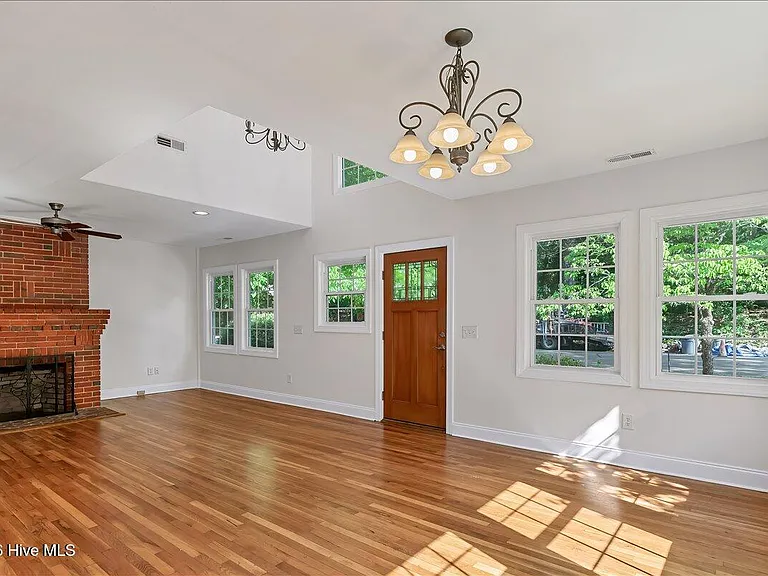 430 N Ridge St — Photo 14