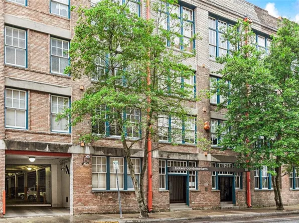 1111 S Peters St APT 220, New Orleans, LA 70130