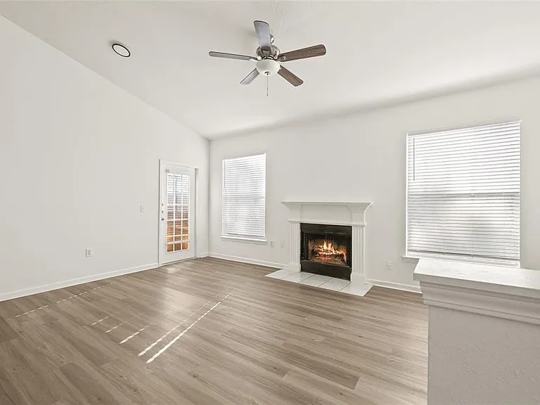 18006 Villa Creek Dr — Photo 17