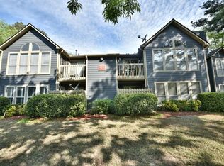 1010 Canyon Point Cir, Roswell, GA 30076